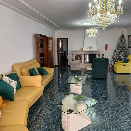 Villa Familia Antonio Standen Maxial
